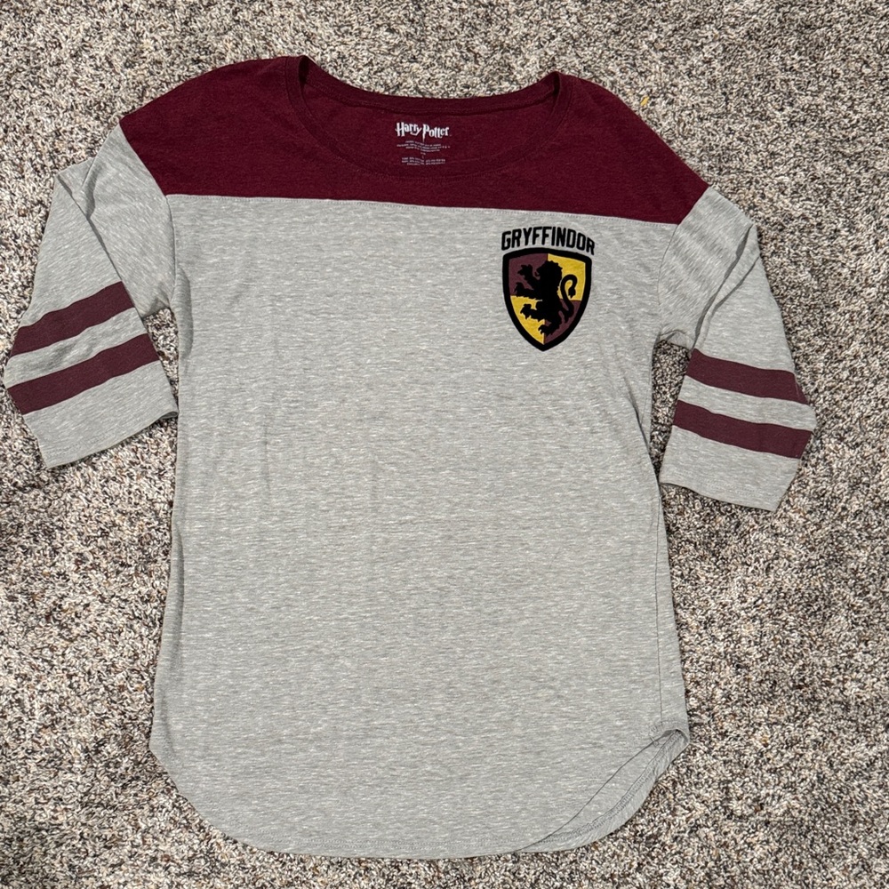 Warner Bros. Gryffindor Maroon & Light Gray Raglan Tee